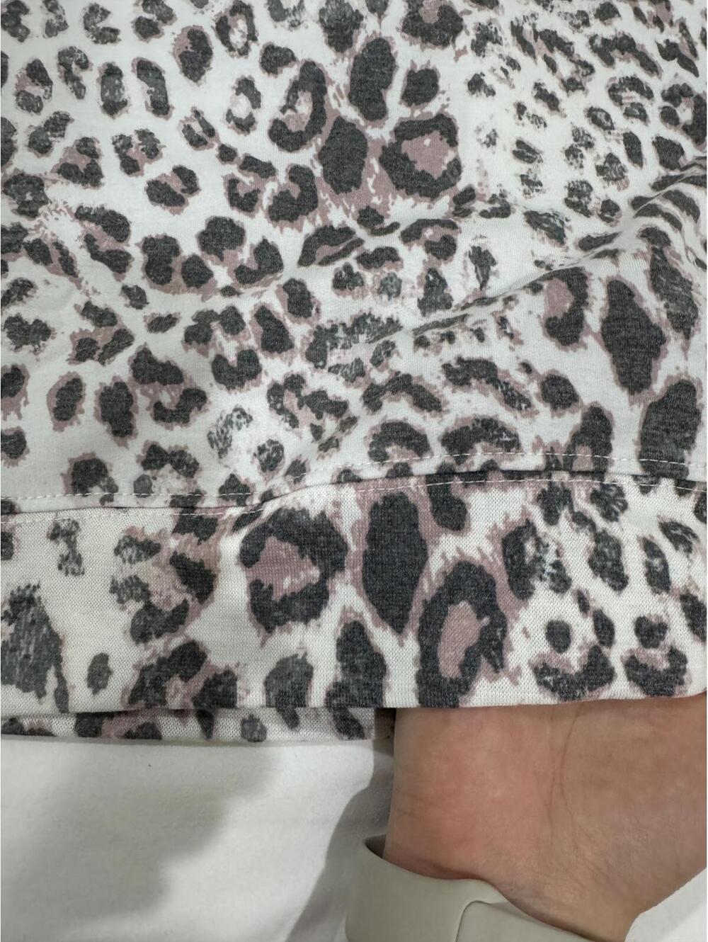 NWT Buc-ee’s Leopard Print Fleece Pullover Gray & Pink Plus 2X Cozy Loungewear - Picture 5 of 9